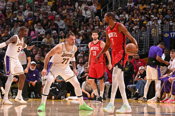 17日NBA前瞻：湖人冲击西部第三与火箭上演关键对