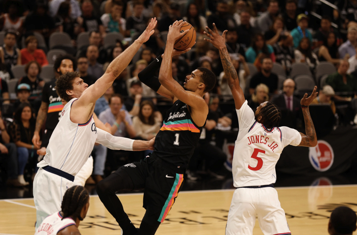 17日NBA前瞻：湖人冲击西部第三与火箭上演关键对
